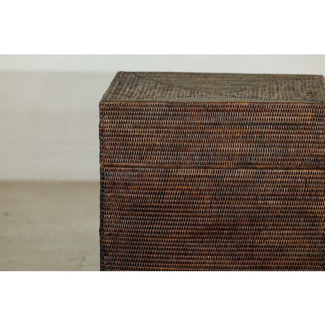Late 20th Century Vintage Square Dark Brown Rattan Basket with Removable Lid and Patterns For Sale - Image 5 of 18