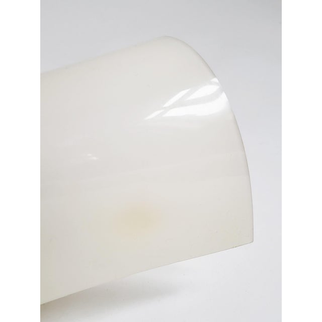 Cream Mid-Century Modern Acrylic and Brass Wall Light, 1950s For Sale - Image 8 of 12