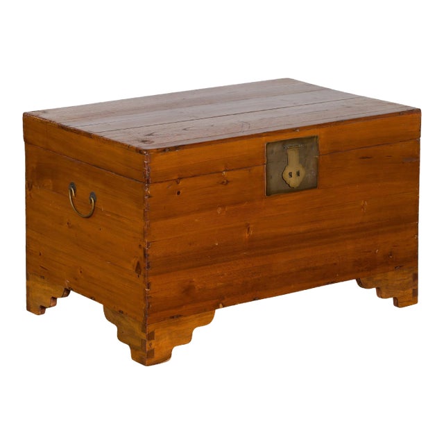 Early 20th Century Chinese Late Qing Dynasty Pine Chest with Brass Hardware and Bracket Feet For Sale
