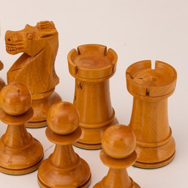 Antique English Cased Chess by Staunton, 1950, Set of 33 For Sale - Image 14 of 16