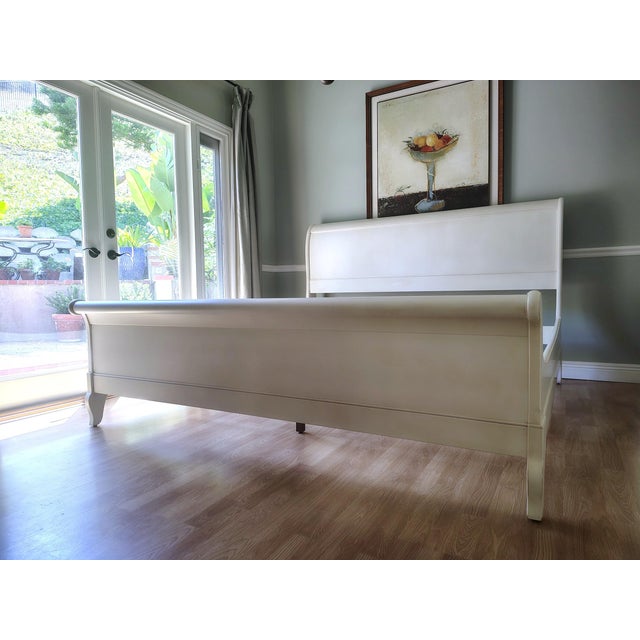 2010s Ethan Allen King Sleigh Bed For Sale - Image 5 of 17