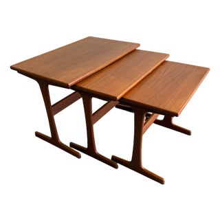 1960s Danish Mid Century Modern Teak Nesting Table Set For Sale