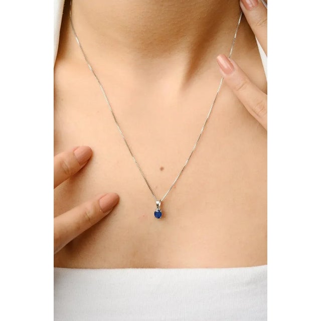 This is part of Chairish’s Fine Jewelry assortment. Natural Blue Sapphire Pendant and Earrings Jewelry Set in 18K Gold to...