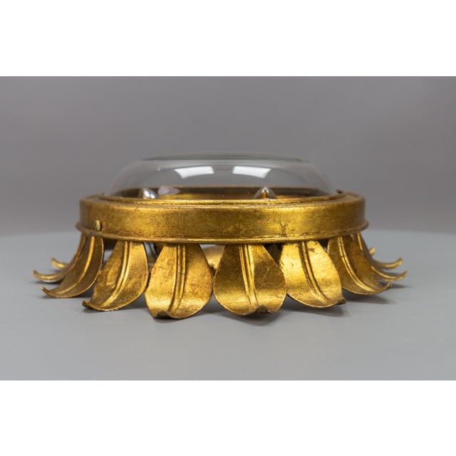 Gilt Metal and Clear Glass Sunburst Shaped Flush Mount or Wall Light, 1950s For Sale - Image 6 of 18