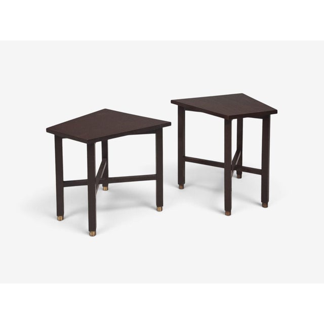 Mid-Century Modern Edward Wormley, Wedge Side Tables, Mahogany, Brass, Usa, 1955 For Sale - Image 3 of 13