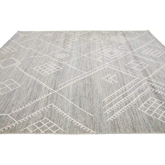 2020s Apadana's Nantucket Collection Flatweave Kilim Coastal Designed Grey Wool Rug For Sale - Image 5 of 11