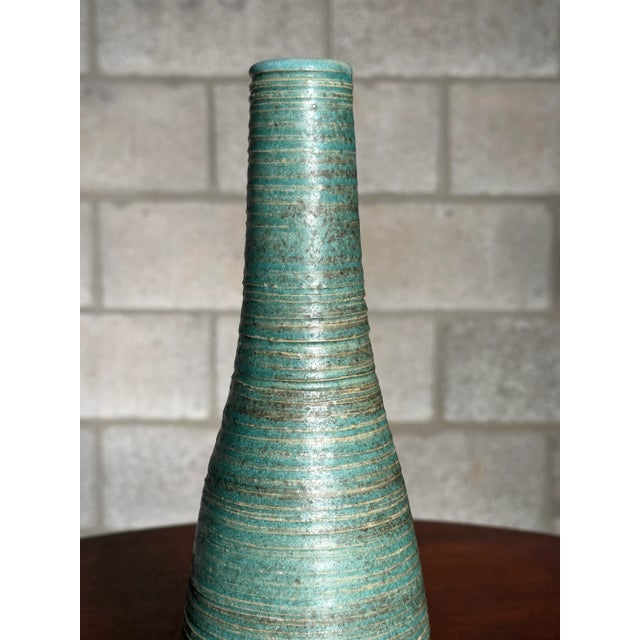 1980s 1989 "N. Oken" Studio Pottery Beaker Vase For Sale - Image 5 of 7