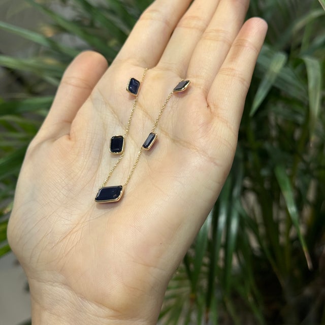 Deco-Style 16.19ct Emerald-Cut Blue Sapphire Station Necklace in 18k Gold, 18 Inches For Sale In New York - Image 6 of 17