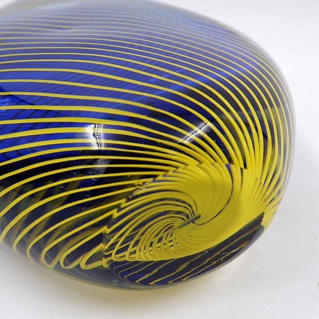 Blue Flattened Optical Twisted Vase with Yellow Twist For Sale - Image 10 of 13