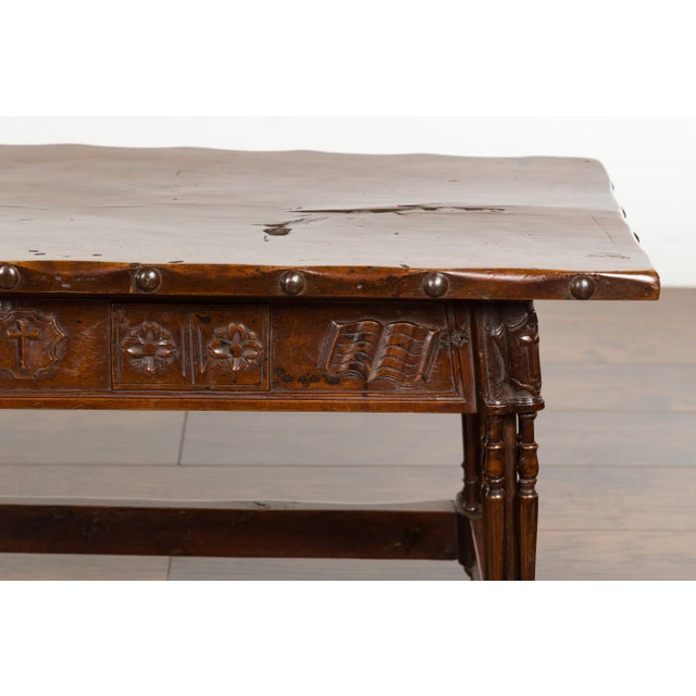 English 1820s Georgian Period Walnut Bench with Lift Top and Cross Motifs For Sale - Image 4 of 12