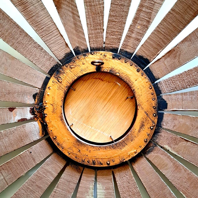 Large Sunburst Wall Mirror in Gilded Wood, Italy, 1960s For Sale - Image 14 of 16