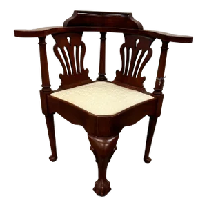1980s English Cherry Chippendale Style Corner Chair