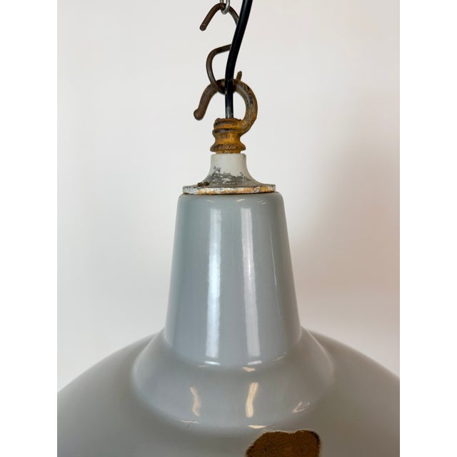 Mid-Century Modern Vintage British Industrial Grey Enamel Factory Pendant Lamp, 1960s For Sale - Image 3 of 18