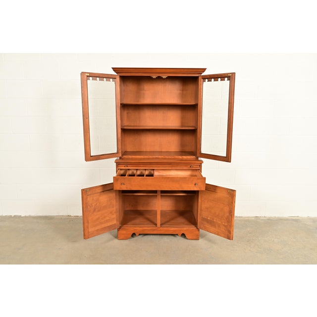 1960s Ethan Allen American Colonial Solid Maple Breakfront Bookcase Cabinet, Circa 1960s For Sale - Image 5 of 18