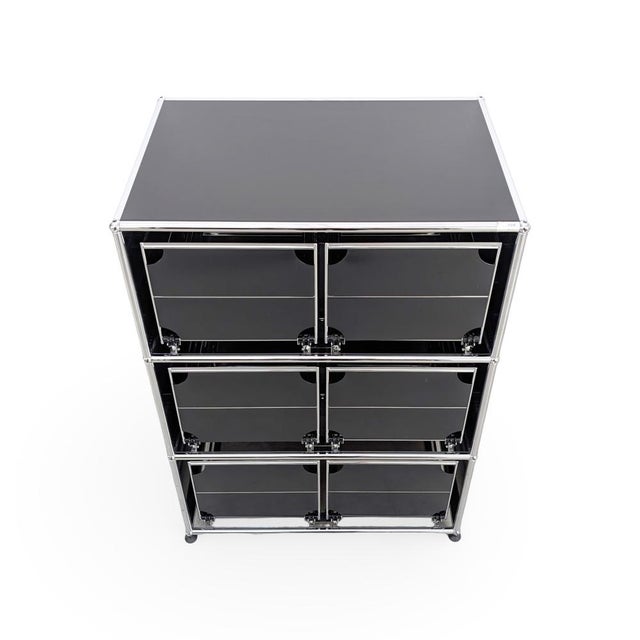 We are offering a beautiful chest of drawers from the renowned Swiss manufacturer USM Haller for sale, featuring a total...