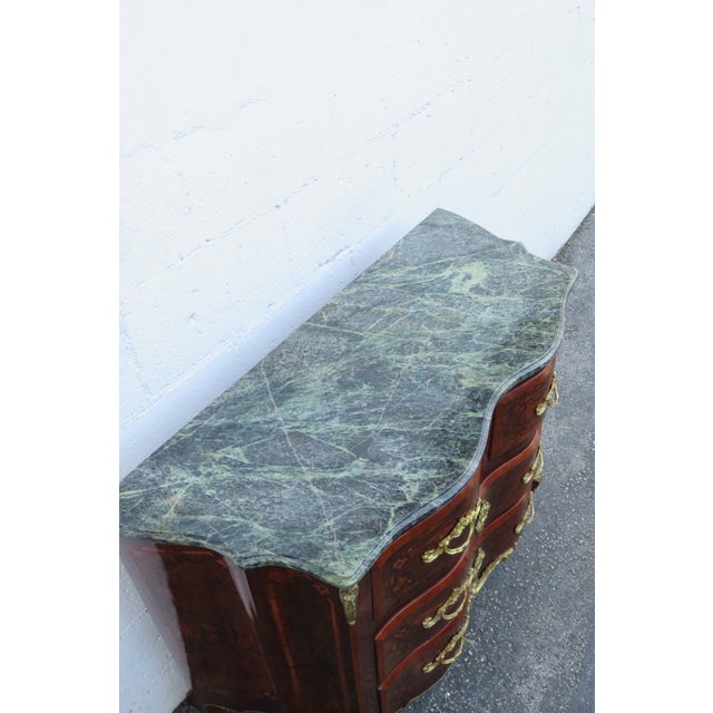 Late 20th Century French Marble Top Bombay Serpentine Inlay Commode Dresser Bathroom Vanity 6210 For Sale - Image 11 of 18