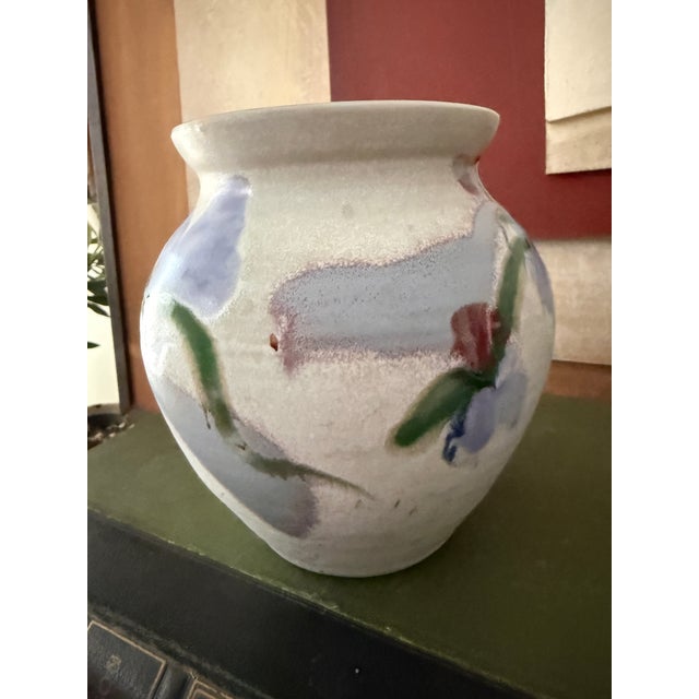 Signed Studio Pottery Vase | Hand-Thrown Ceramic Vessel | Mid-Century Modern Studio Art Pottery For Sale In Chicago - Image 6 of 9