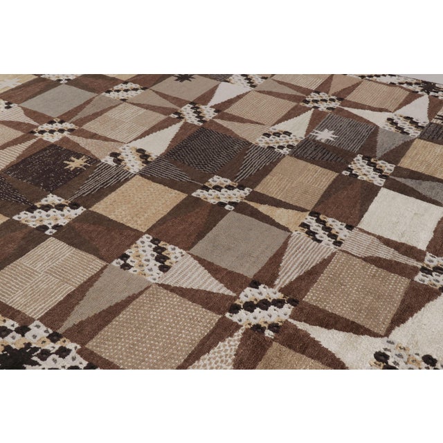 Made with hand-knotted wool and bamboo silk, this 9x12 rug is an exciting new addition to Rug & Kilim's Scandinavian rug...