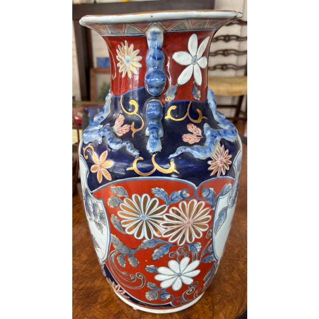 Asian Antique Japanese Imari-Style Porcelain Vase Dating to the Late Meiji Period ( Circa 1890-1910). For Sale - Image 3 of 13