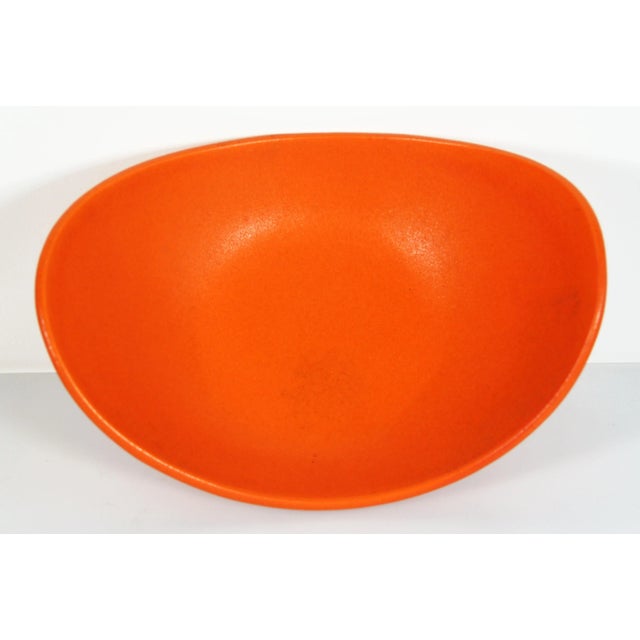 Mid-Century Modern Mid Century Modern Haeger Orange Curved Decorative Bowl / Centerpiece For Sale - Image 3 of 11