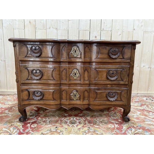 Louis XV Chest of Drawers in Walnut with Carved Shell Handles For Sale - Image 9 of 9