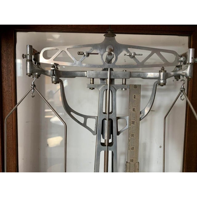 Brown Mahogany Glass-Fronted Trebuchet from Maison Poulenc Frères, Paris, France, 20th Century For Sale - Image 8 of 12