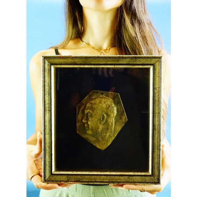20th Century Gilded Bronze Plaque Sculpture with Bas-Relief Face of Benito Mussolini from Dux For Sale - Image 3 of 18