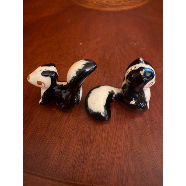 Mid-Century Modern Vintage Robert Simmons Ceramics Skunk Figurines Pewey and Pewette ca.1950s For Sale - Image 3 of 7