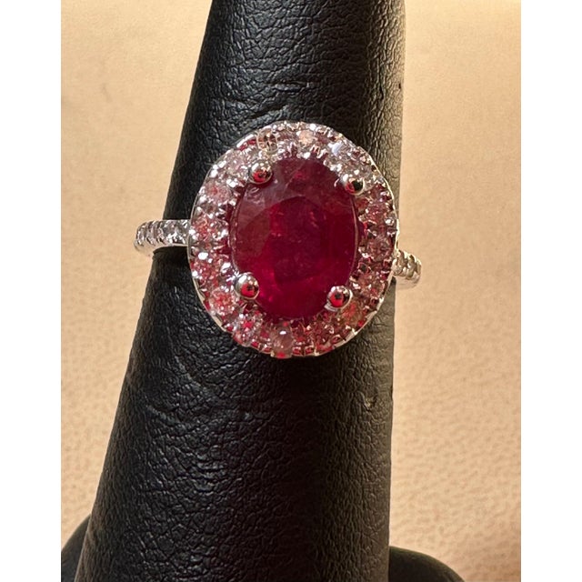 Modern 3 Carat Oval Treated Ruby & 1.25 Ct Diamond Ring 14 Karat White Gold Size 6 For Sale - Image 3 of 8