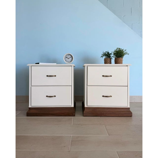 American of Martinsville Mid 20th Century MCM American of Martinsville Nightstands – Fully Refinished Vintage Pair For Sale - Image 4 of 9
