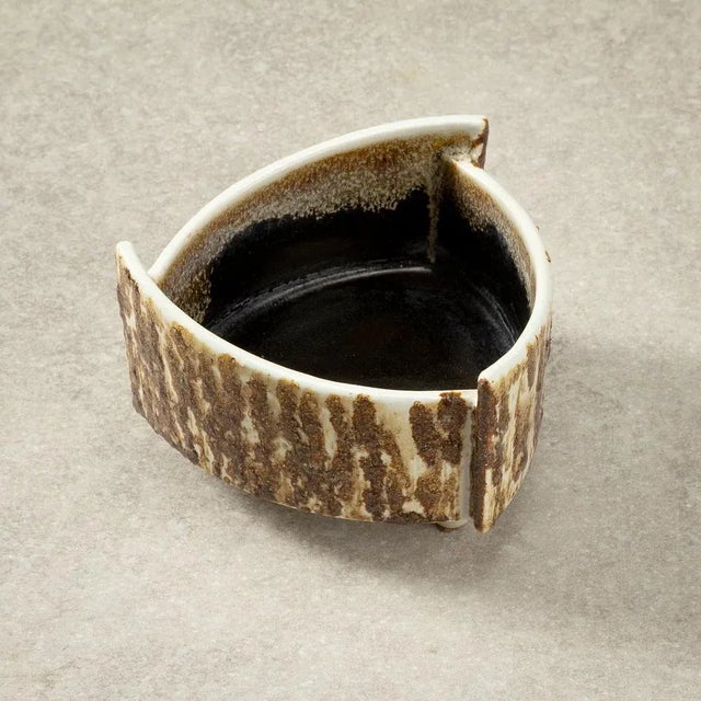 Triangular Ikebana Vase from Yasasan, Japan, 1960s For Sale - Image 4 of 7