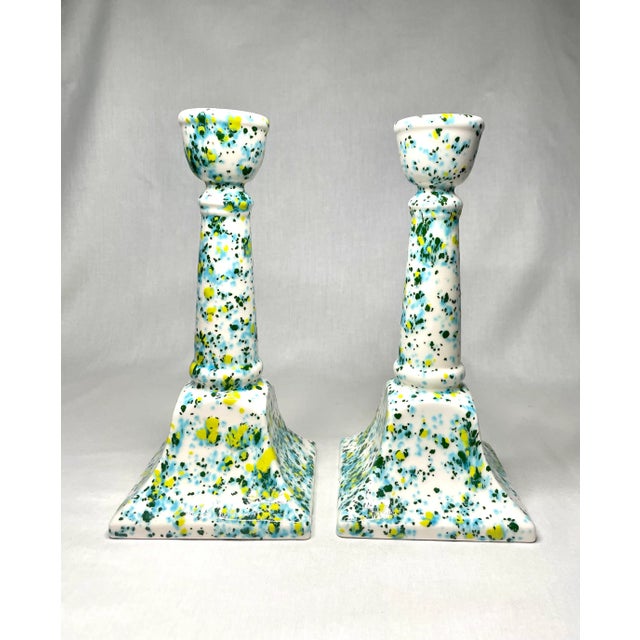 Vintage Modern Coastal Splatterware Painted Ceramic Glazed Candlesticks, a Pair, Turquoise, Yellow, Chartreuse For Sale - Image 4 of 10