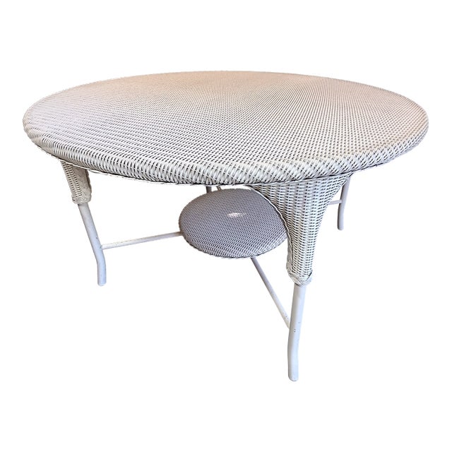 Late 20th Century Lloyd Flanders 49" Round Wicker Dining Table For Sale