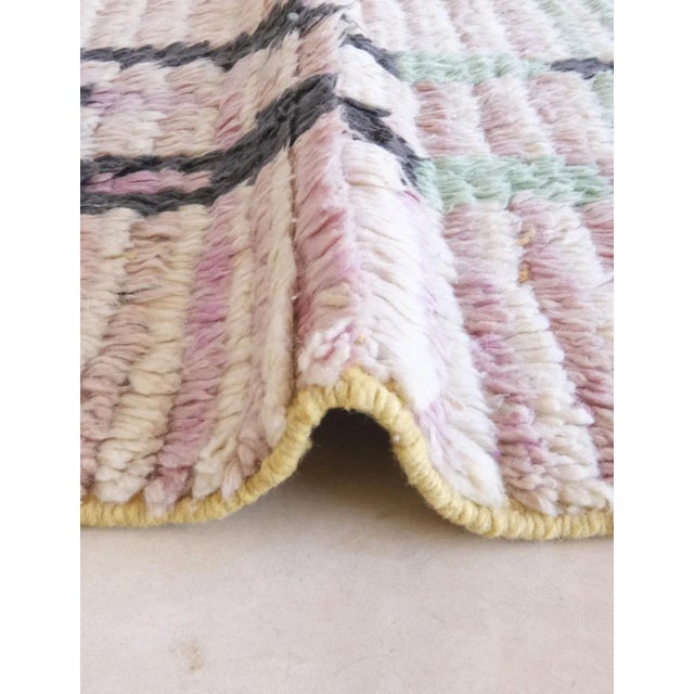 Green Abstract Wool Runner Rug - 9.9 X 2.2 Ft For Sale - Image 8 of 8