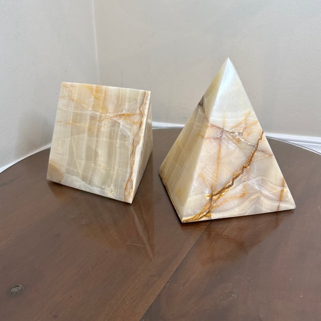 Vintage 1970s Hand Carved Decorative Onyx Pyramids- a Pair For Sale - Image 9 of 10