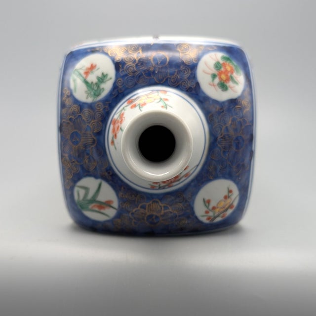Edit 18th Century Large Edo Period Polychrome Tokkuri Sake Bottle For Sale In Rochester - Image 6 of 8