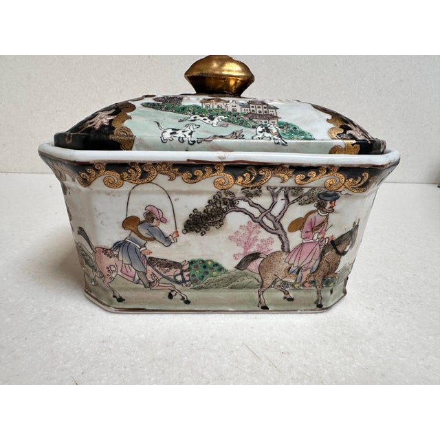 American Antique Chinese Export Porcelain Tureen For Sale - Image 3 of 4
