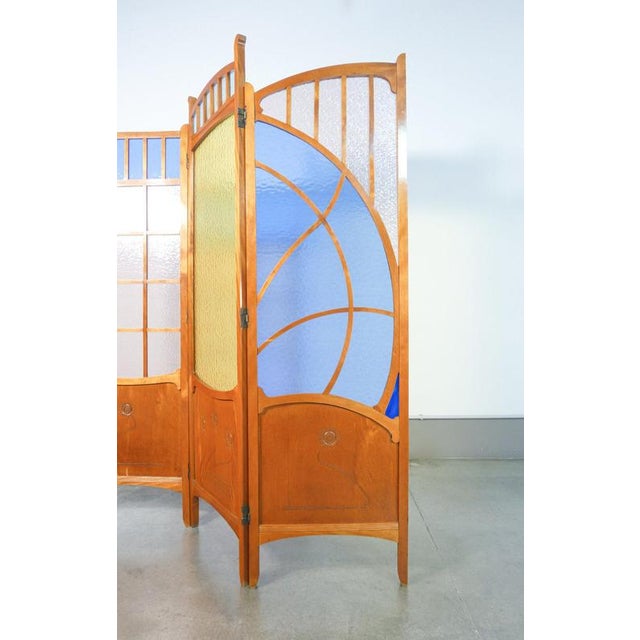 Art Nouveau Screen in Wood and Polychrome Glass For Sale - Image 6 of 16