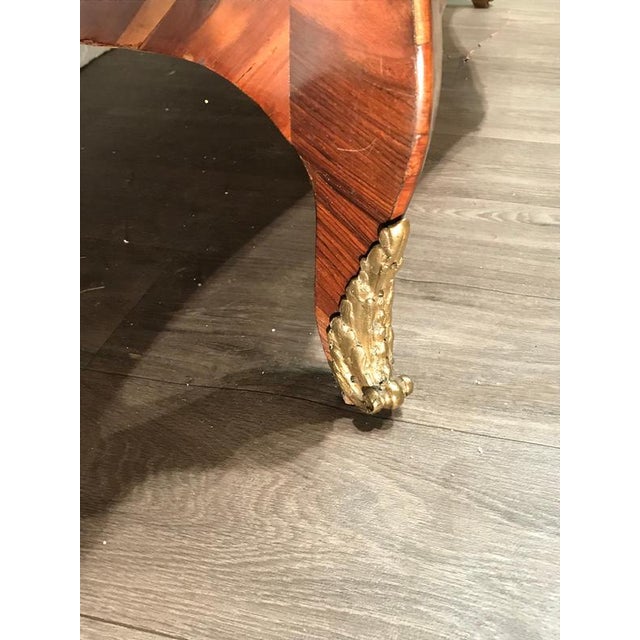 French Louis XV Style Marquetry Bombe Commode with Marble Top, 1750s For Sale - Image 4 of 14