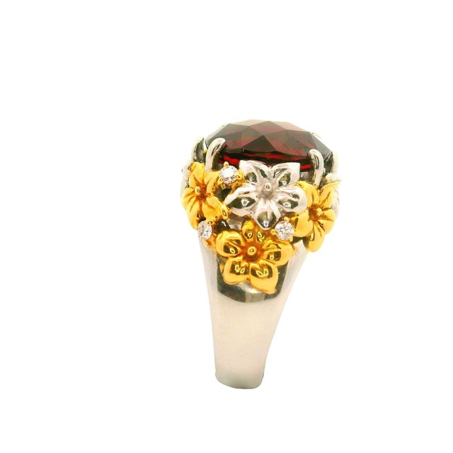 Metal 8.41 Carat Garnet Diamond Platinum-18k Yellow Gold Flower Motif Ring, Size 6.5 For Sale - Image 7 of 8