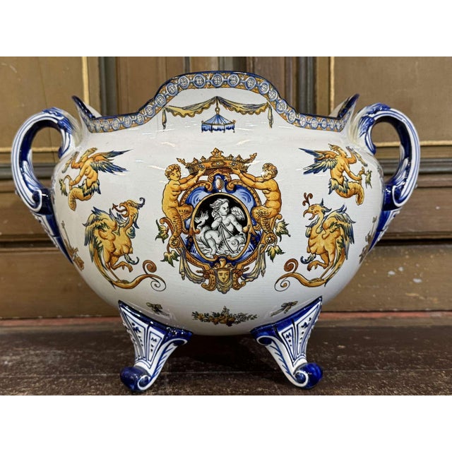 Earthenware Cachepot with Renaissance Decor from Gien, Late 19th Century For Sale - Image 4 of 18
