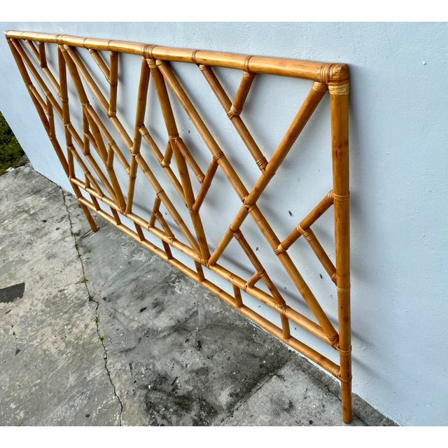 1980s Coastal Style Bamboo and Rattan Queen Size Bed Headboard. Circa 1980s For Sale - Image 5 of 12