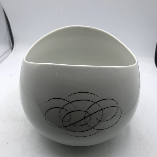 White Planter Vase by Raymond Loewy for Continental China For Sale - Image 8 of 11