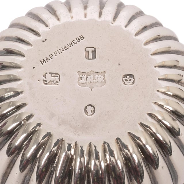 Antique English Mappin & Webb Sterling Silver Salts & Spoons Set in Case 1886 - 6 Pieces For Sale - Image 9 of 10