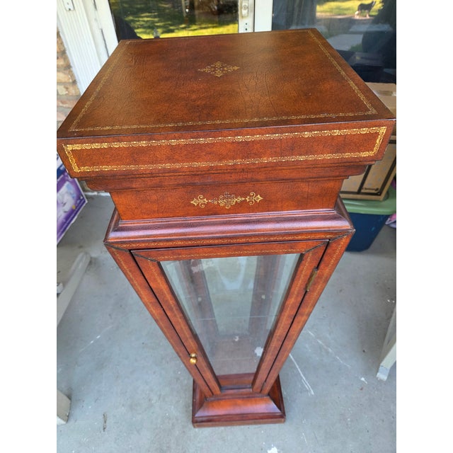 Tooled Leather Glass Display Case Curio Stand Pedestal Maitland Smith - Jacques Adnet Style For Sale - Image 9 of 9