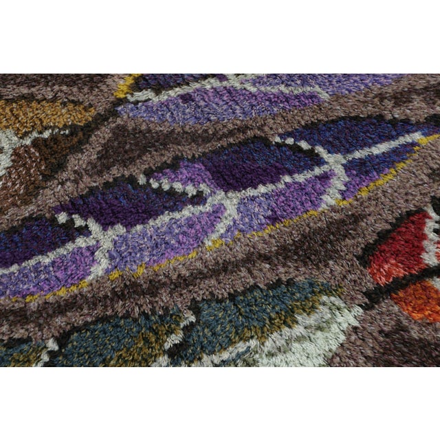 Mid-Century Modern Vintage Swedish Rya Runner With Botanical Leaf and Plume Motifs - Rug & Kilim For Sale - Image 3 of 8