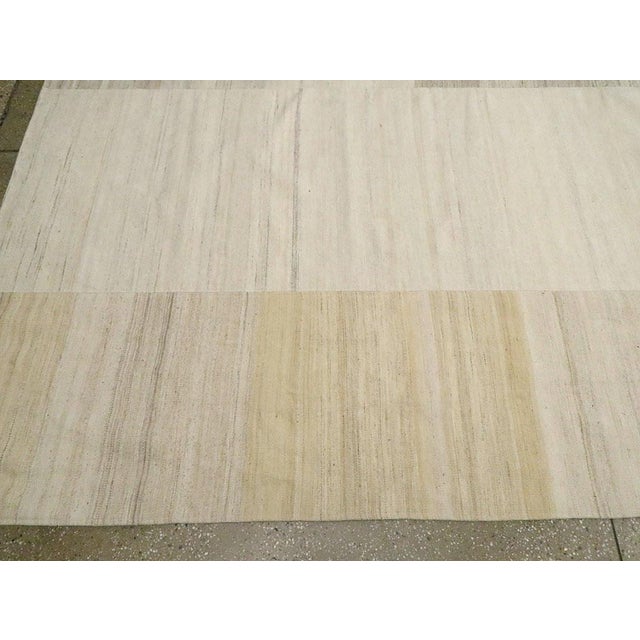Mid 20th Century Galerie Shabab Collection Mid-20th Century Vintage Turkish Flatweave Kilim Room Size Carpet For Sale - Image 5 of 7