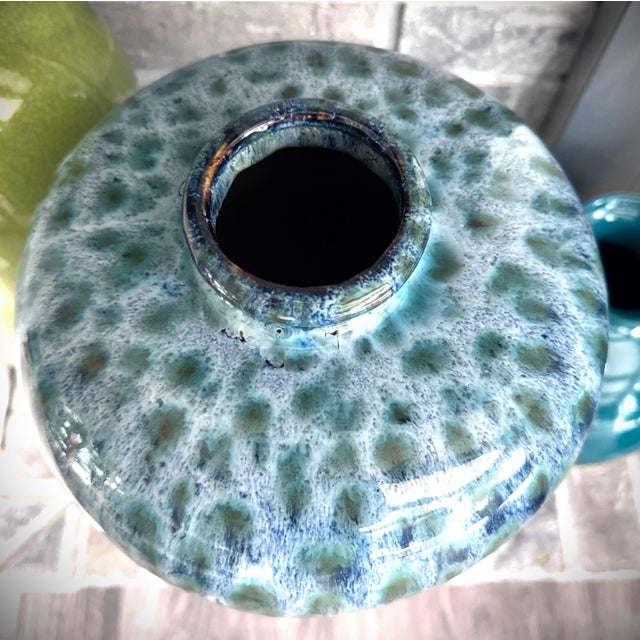 Late 20th Century Peacock Feather Blue & Green Drip Glazed Pottery Vase For Sale In Chicago - Image 6 of 12