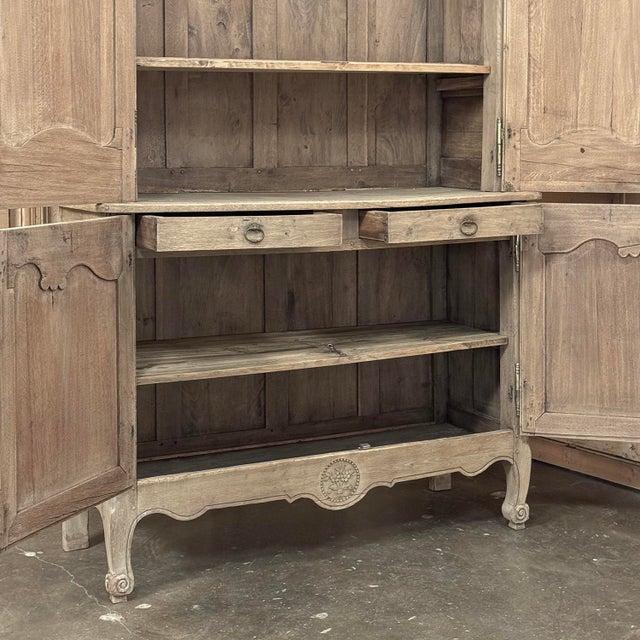 19th Century Country French Normandy Louis Philippe Period Buffet a Deux Corps in Stripped Oak For Sale - Image 17 of 18