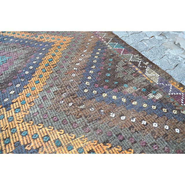 1960s Home Living Vintage Turkish Kilim Rug For Sale - Image 9 of 11